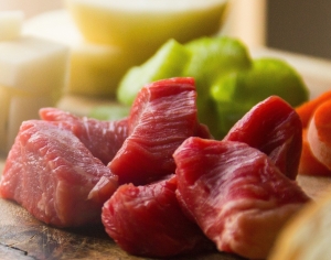 Trẻ bị ho có được ăn thịt bò không?