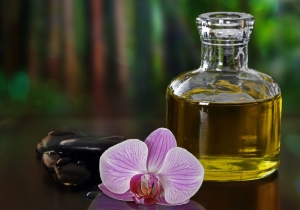 Trời lạnh, bôi dầu ở lòng bàn chân để chữa ho như thế nào?